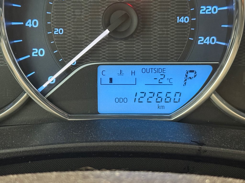 2016 Toyota Corolla LE in Montreal, Quebec - 2 - w1024h768px