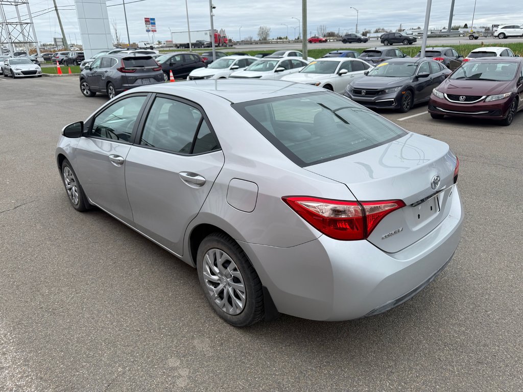 Toyota Corolla LE 2017 à Lachenaie, Québec - 2 - w1024h768px