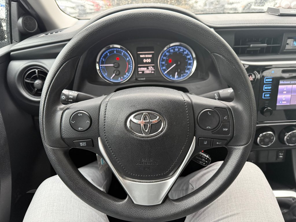 2018 Toyota Corolla LE in Montreal, Quebec - 7 - w1024h768px