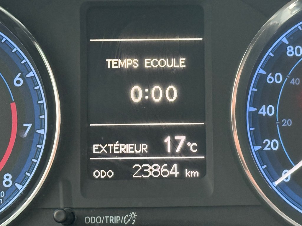 2018 Toyota Corolla LE in Montreal, Quebec - 8 - w1024h768px