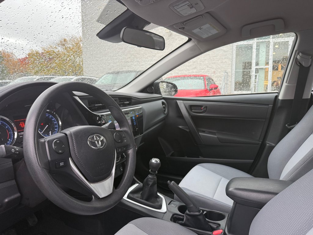 2018 Toyota Corolla LE in Montreal, Quebec - 11 - w1024h768px