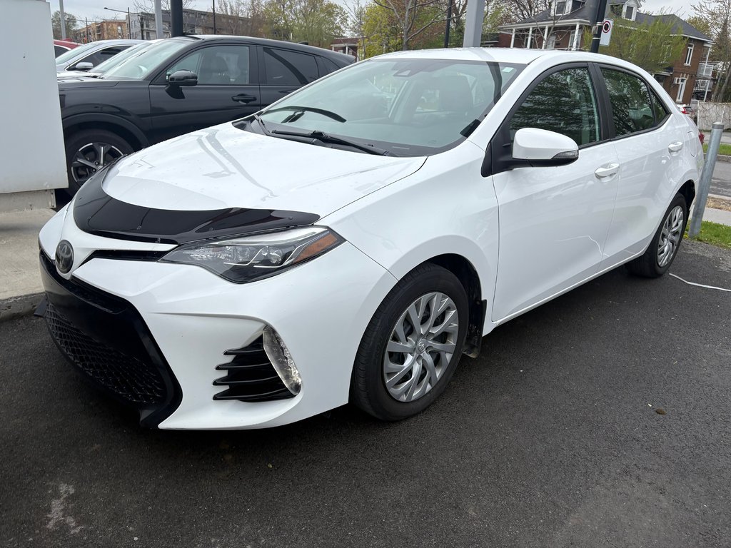 2018 Toyota Corolla SE in Montréal, Quebec - 1 - w1024h768px