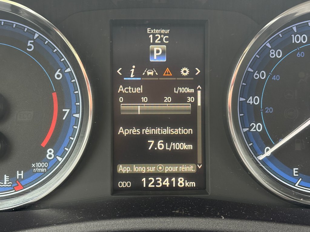 2018 Toyota Corolla SE in Montréal, Quebec - 5 - w1024h768px