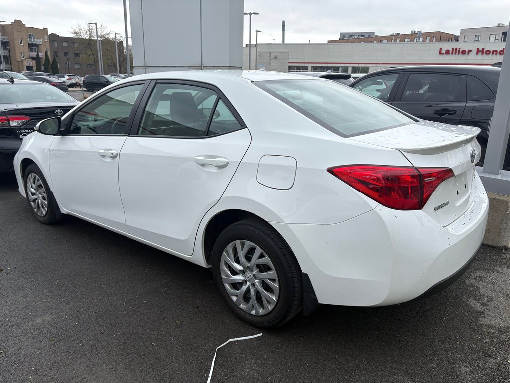 2018 Toyota Corolla SE in Montréal, Quebec - 4 - w1024h768px