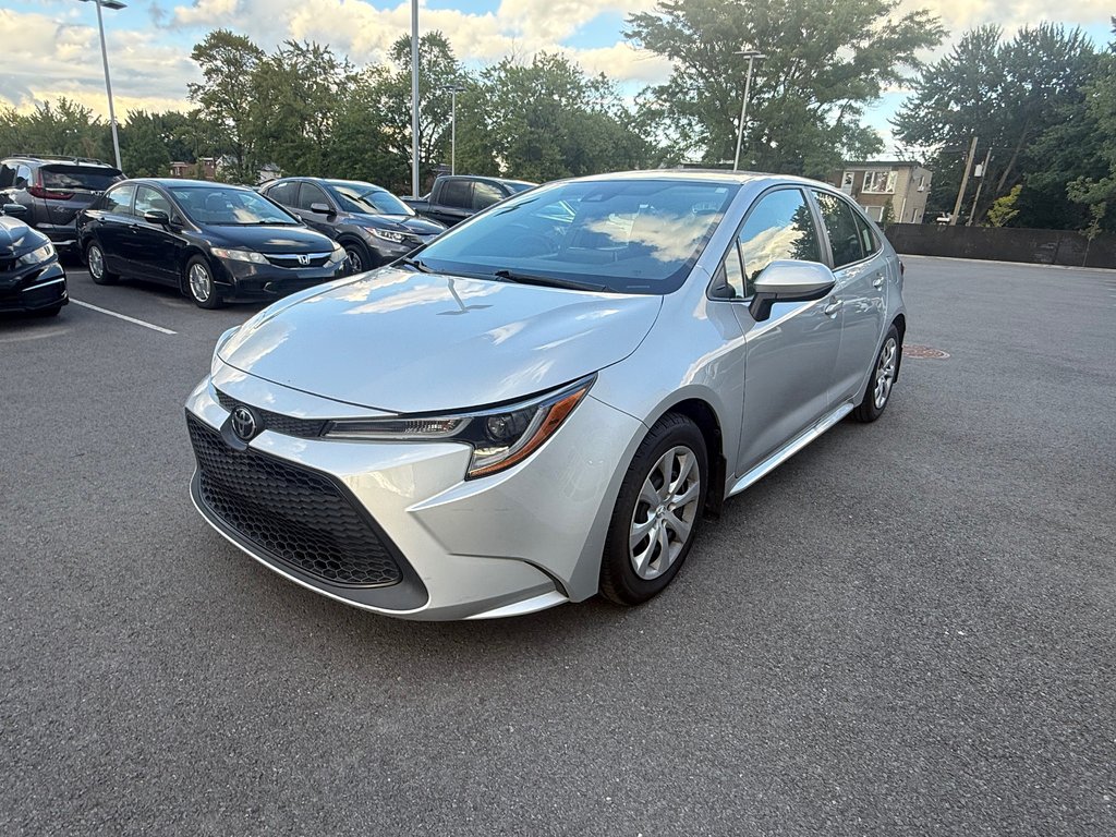 2020 Toyota Corolla LE in Montreal, Quebec - 1 - w1024h768px