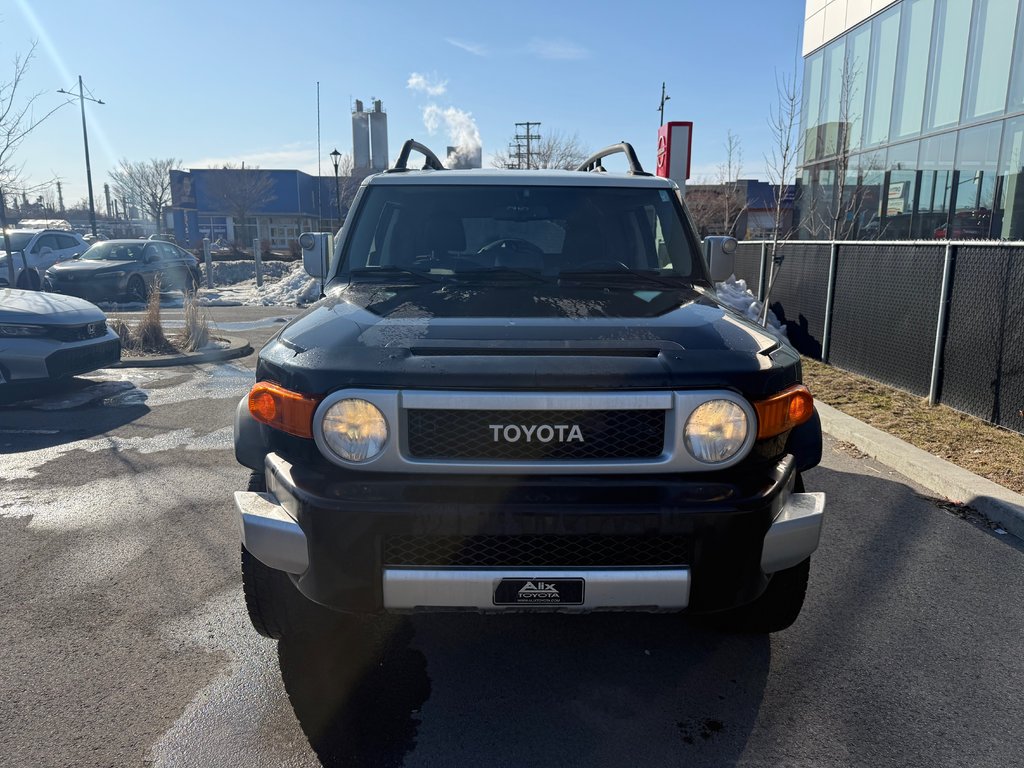 Toyota FJ Cruiser 4WD 4dr Auto 2012 à Montréal, Québec - 2 - w1024h768px