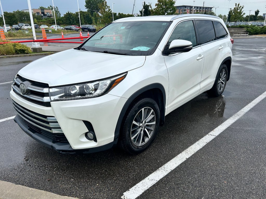 Toyota Highlander XLE 2017 à Lachenaie, Québec - 1 - w1024h768px