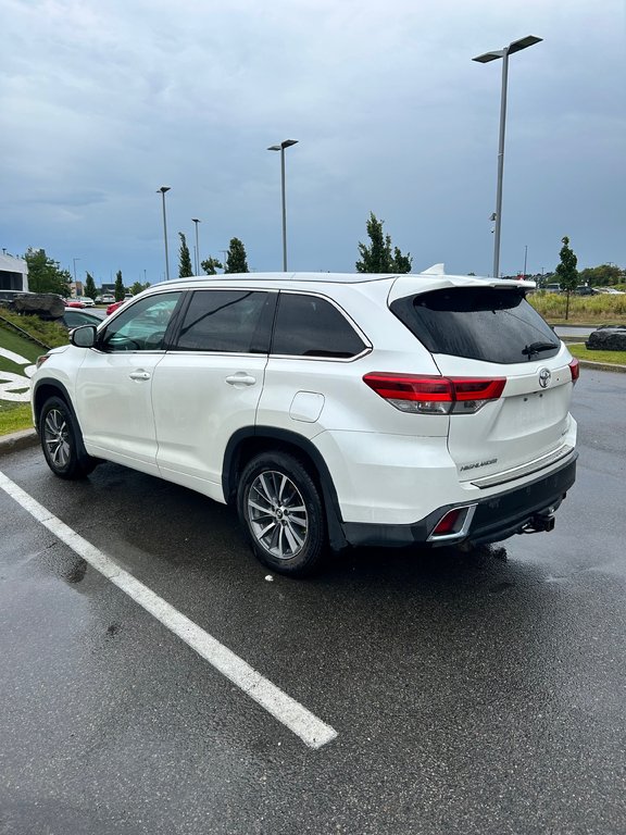 Toyota Highlander XLE 2017 à Lachenaie, Québec - 2 - w1024h768px
