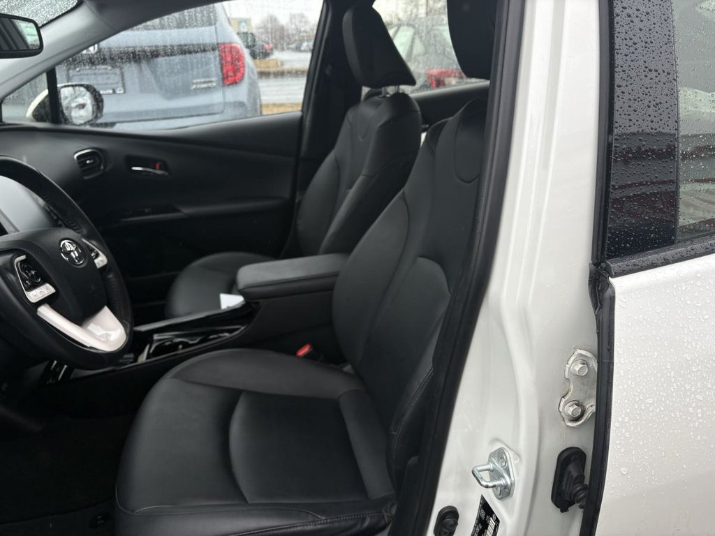 Toyota Prius Prime Hayon 5 portes Technology I 8 PNEUS I  CUIR I GRAND ECRAN I VOLANT CHAUFFANT I SECURITE ACTIVE 2017 à Montréal, Québec - 6 - w1024h768px