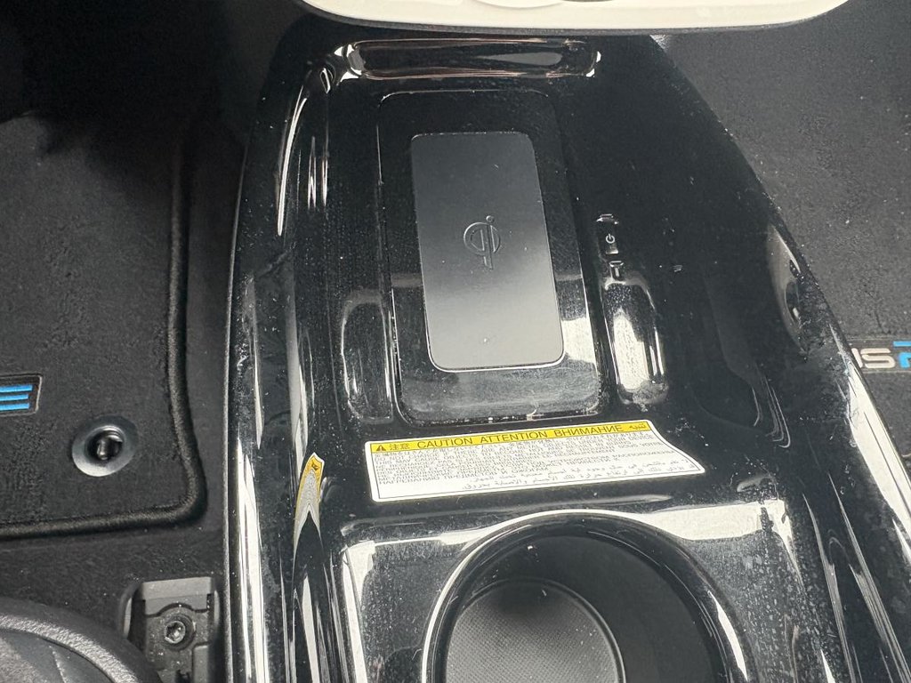 Toyota Prius Prime Hayon 5 portes Technology I 8 PNEUS I  CUIR I GRAND ECRAN I VOLANT CHAUFFANT I SECURITE ACTIVE 2017 à Montréal, Québec - 9 - w1024h768px