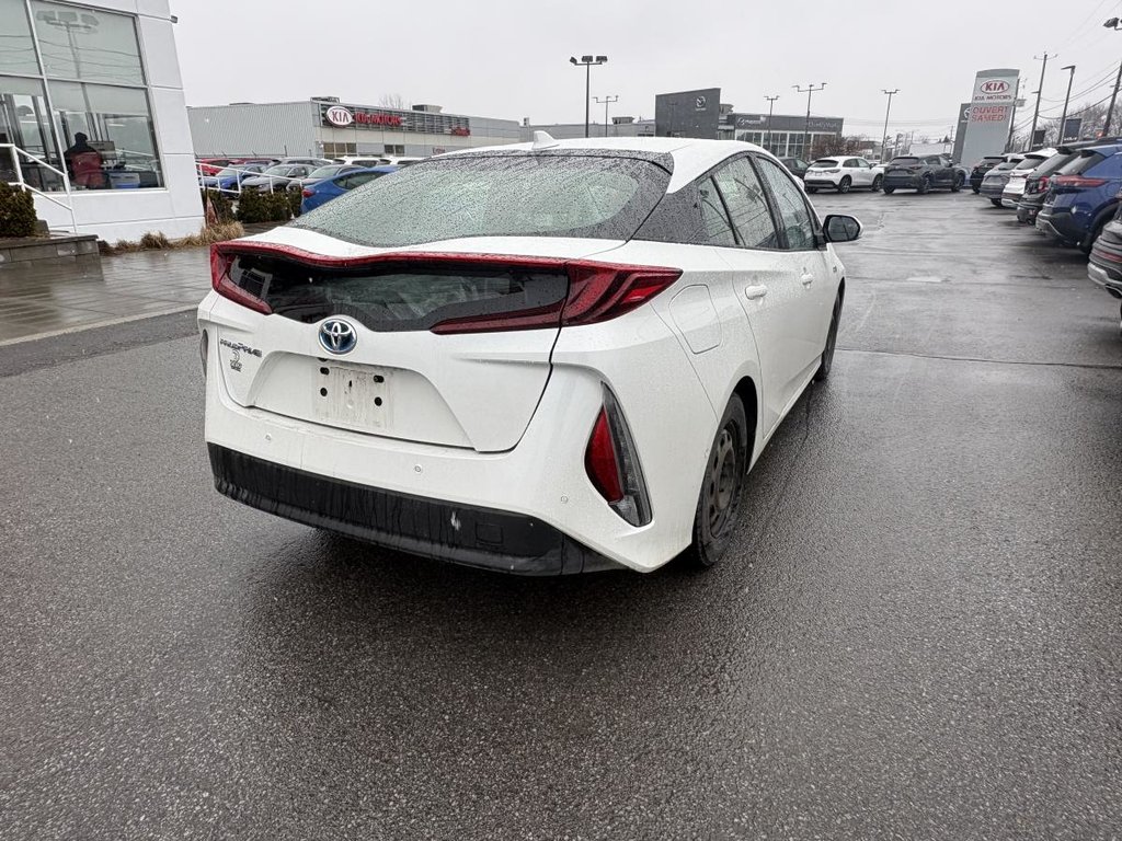 Toyota Prius Prime Hayon 5 portes Technology I 8 PNEUS I  CUIR I GRAND ECRAN I VOLANT CHAUFFANT I SECURITE ACTIVE 2017 à Montréal, Québec - 2 - w1024h768px