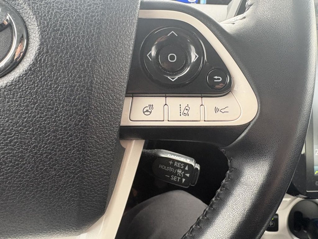 Toyota Prius Prime Hayon 5 portes Technology I 8 PNEUS I  CUIR I GRAND ECRAN I VOLANT CHAUFFANT I SECURITE ACTIVE 2017 à Montréal, Québec - 10 - w1024h768px