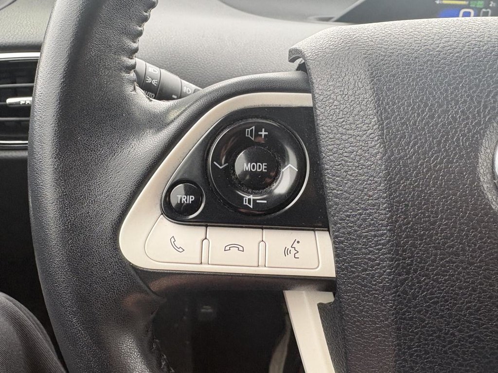 Toyota Prius Prime Hayon 5 portes Technology I 8 PNEUS I  CUIR I GRAND ECRAN I VOLANT CHAUFFANT I SECURITE ACTIVE 2017 à Montréal, Québec - 11 - w1024h768px
