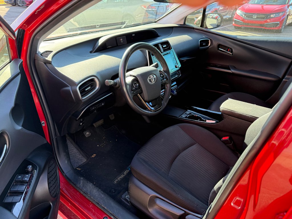 2020 Toyota Prius Prime in Lachenaie, Quebec - 8 - w1024h768px