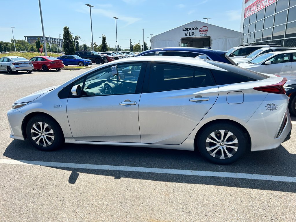 2021 Toyota PRIUS PRIME in Lachenaie, Quebec - 5 - w1024h768px
