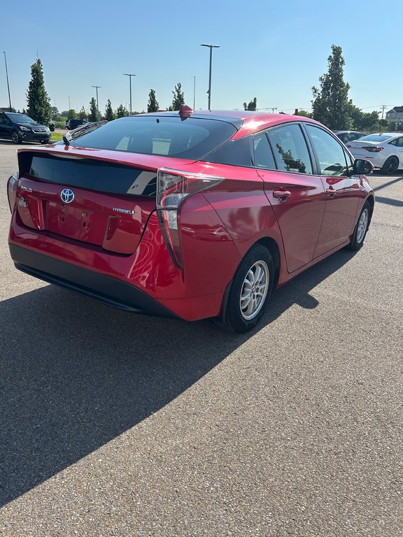 2017 Toyota Prius in Lachenaie, Quebec - 4 - w1024h768px
