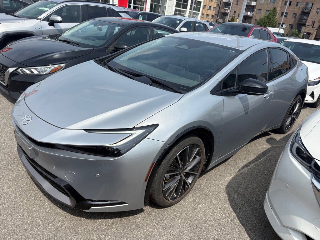2024 Toyota Prius XLE in Montréal, Quebec - 1 - w1024h768px
