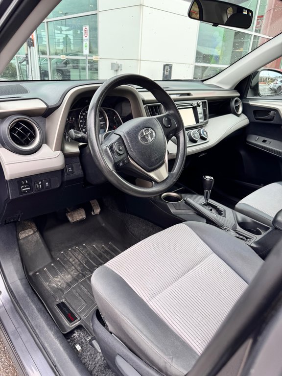2013 Toyota RAV4 LE in Lachenaie, Quebec - 7 - w1024h768px