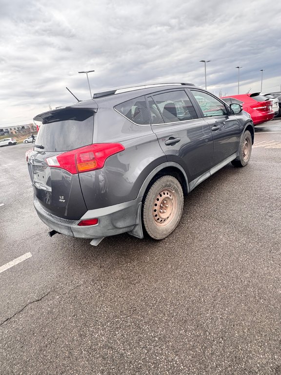 2013 Toyota RAV4 LE in Lachenaie, Quebec - 6 - w1024h768px