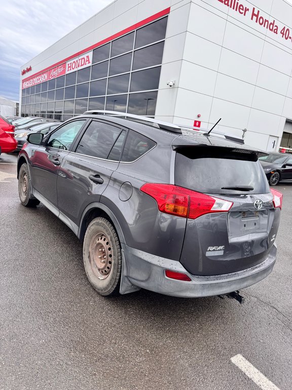 2013 Toyota RAV4 LE in Lachenaie, Quebec - 5 - w1024h768px