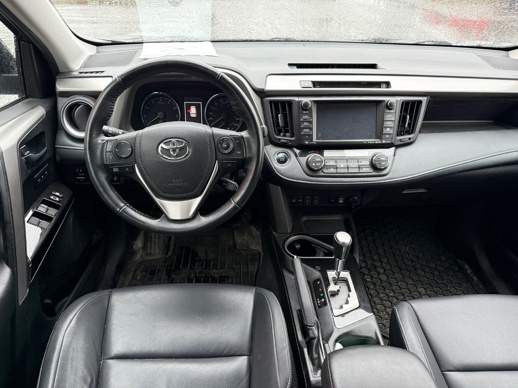 Toyota RAV4 Limited/INTÉRIEUR EN CUIR/TOIT OUVRANT/JBL 2016 à Lachenaie, Québec - 11 - w1024h768px