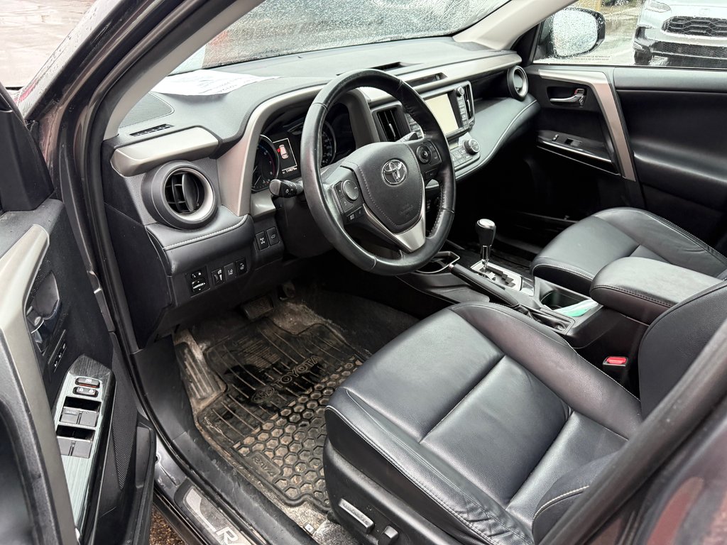 Toyota RAV4 Limited/INTÉRIEUR EN CUIR/TOIT OUVRANT/JBL 2016 à Lachenaie, Québec - 10 - w1024h768px