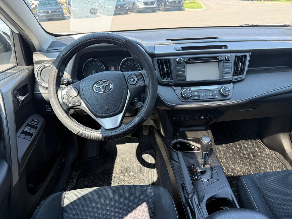 2016 Toyota RAV4 XLE/AWD/JAMAIS ACCIDENTÉ in Lachenaie, Quebec - 11 - w1024h768px
