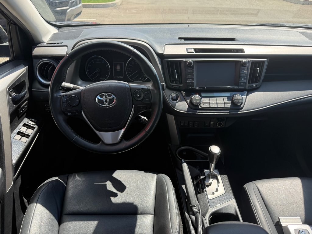 Toyota RAV4 Limited 2017 à Lachenaie, Québec - 11 - w1024h768px