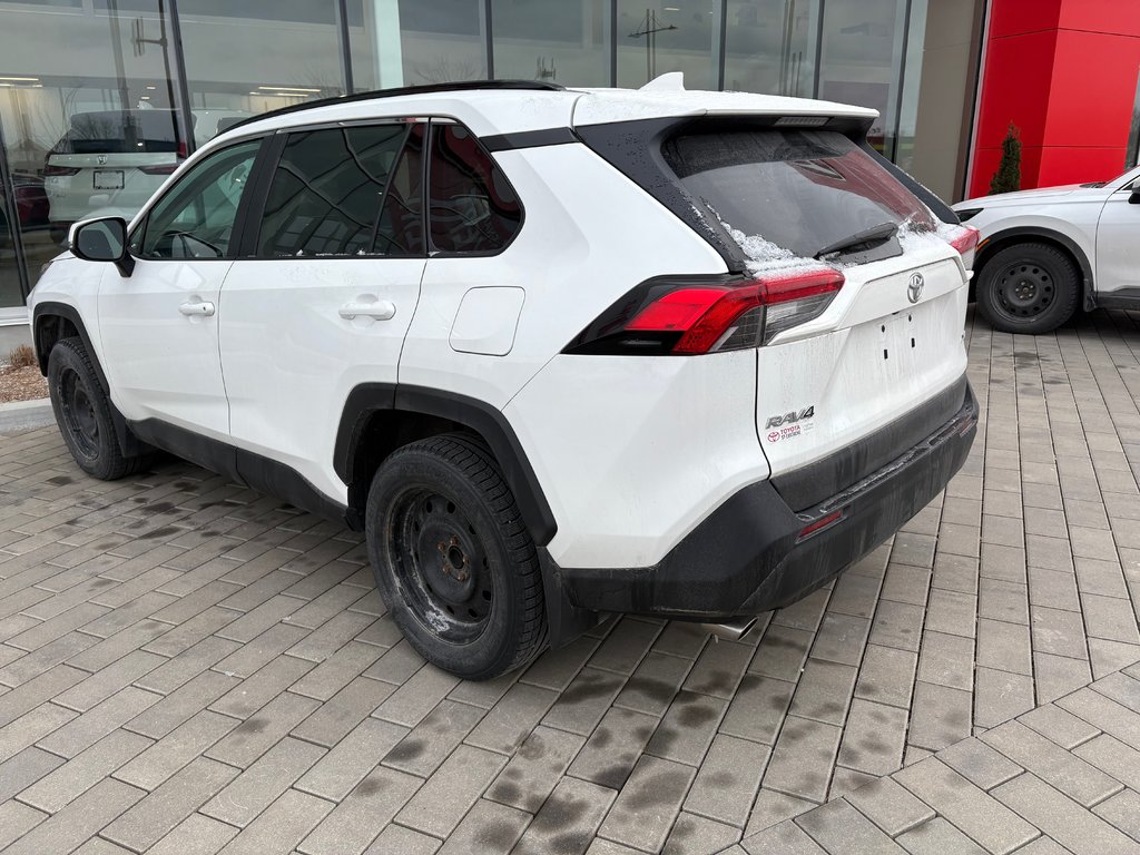 2020  RAV4 XLE 37 000 8 Pneus JAMAIS ACCIDENTÉ in Montreal, Quebec - 2 - w1024h768px