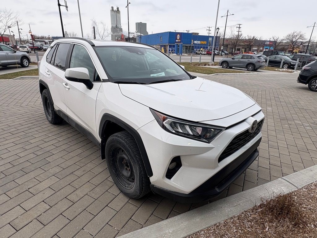 2020  RAV4 XLE 37 000 8 Pneus JAMAIS ACCIDENTÉ in Montreal, Quebec - 4 - w1024h768px