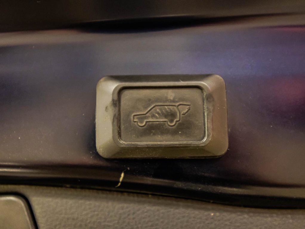 2020 Toyota RAV4 XLE TI in , Quebec - 15 - w1024h768px