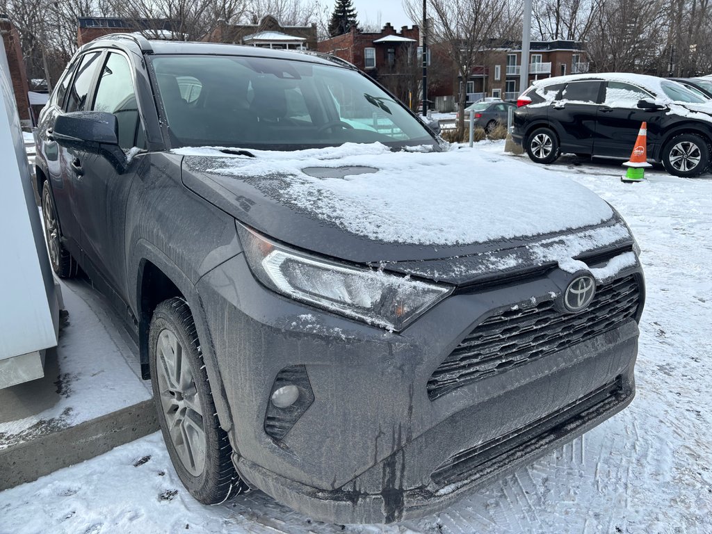 2021 Toyota RAV4 XLE in Montréal, Quebec - 2 - w1024h768px