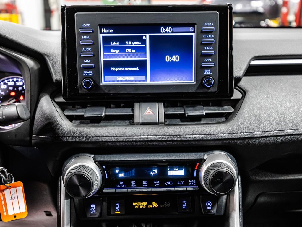 Toyota RAV4 LE AWD MAGS I CARPLAY I SIEGES CHAUFFANTS I CAMERA I SECURITE ACTIVE 2022 à , Québec - 20 - w1024h768px