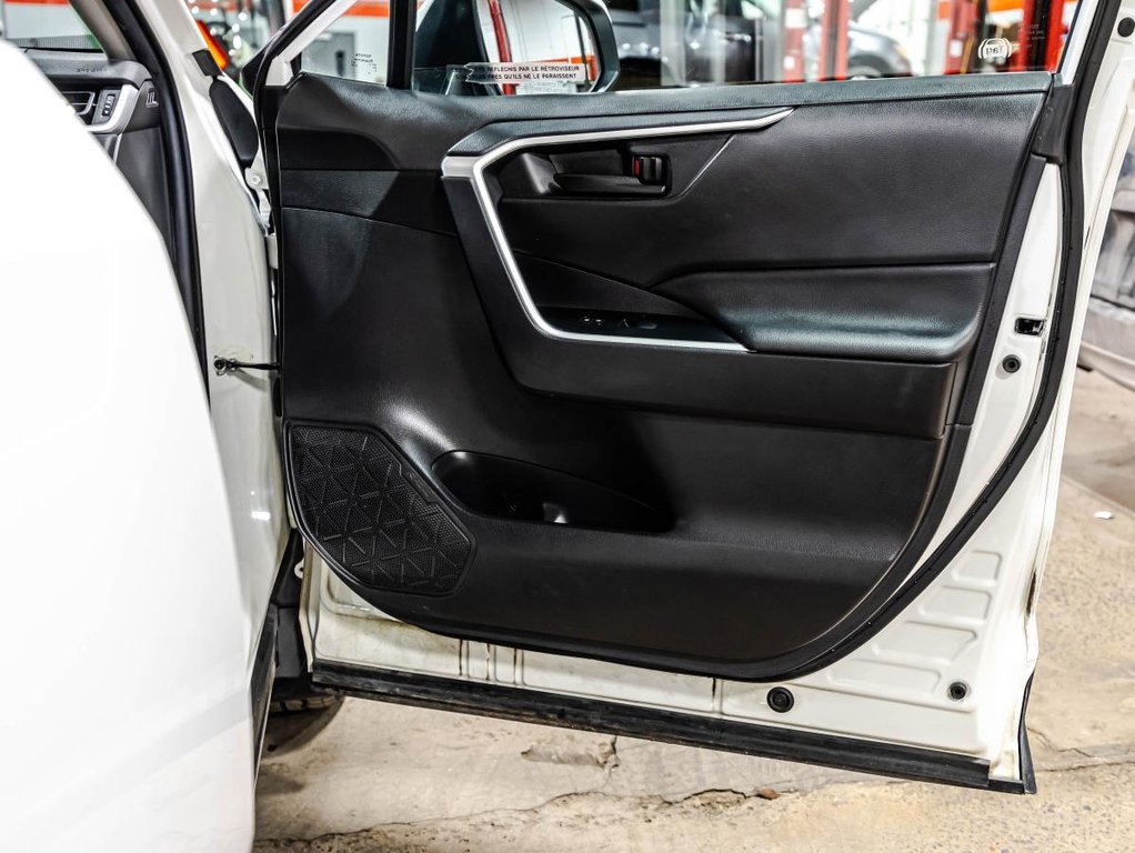 Toyota RAV4 LE AWD MAGS I CARPLAY I SIEGES CHAUFFANTS I CAMERA I SECURITE ACTIVE 2022 à , Québec - 13 - w1024h768px