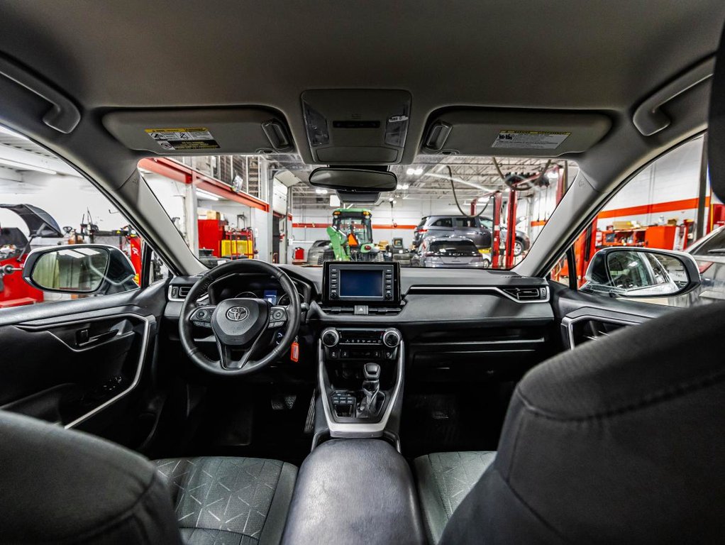 Toyota RAV4 LE AWD MAGS I CARPLAY I SIEGES CHAUFFANTS I CAMERA I SECURITE ACTIVE 2022 à , Québec - 11 - w1024h768px