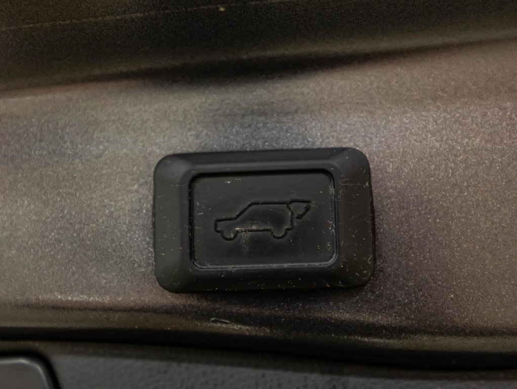 Toyota RAV4 XLE PREMIUM 1 PROPRIO I TOIT OUVRANT I SIEGES CHAUFFANTS I MAGS I  VOLANT CHAUFFANTS I 2023 à , Québec - 15 - w1024h768px
