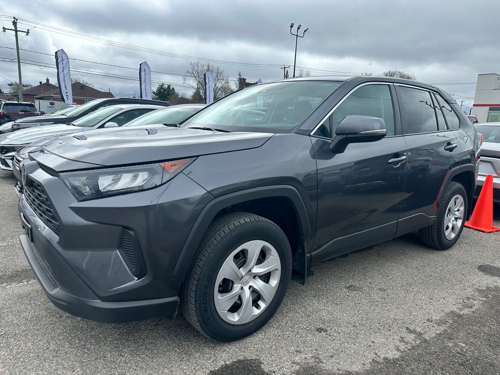 Toyota RAV4 LE 2024 à Montréal, Québec - 3 - w1024h768px