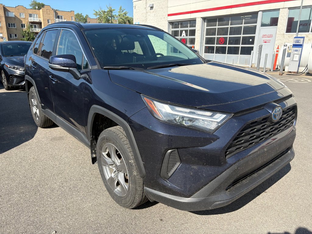 Toyota RAV4 Hybrid XLE 2024 à Montréal, Québec - 2 - w1024h768px