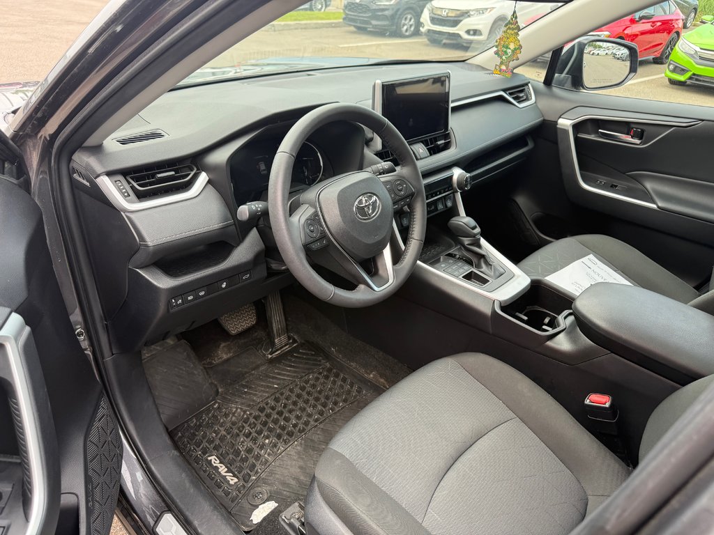 Toyota RAV4 XLE/AWD/JAMAIS ACCIDENTÉ 2024 à Lachenaie, Québec - 10 - w1024h768px
