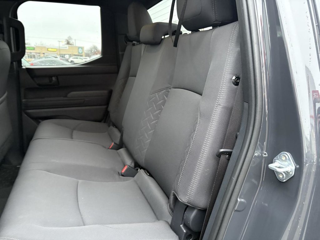 2024 Toyota Tacoma Double Cab 4x4 SR5 JAMAIS ACCIDENTÉ  CARPLAY I SIEGES CHAUFFANTS I CAMERA I BLUETOOTH I SECURITE AC in , Quebec - 9 - w1024h768px