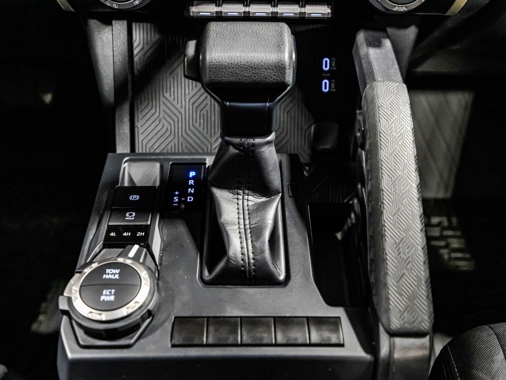 2024 Toyota Tacoma Double Cab 4x4 SR5 JAMAIS ACCIDENTÉ  CARPLAY I SIEGES CHAUFFANTS I CAMERA I BLUETOOTH I SECURITE AC in , Quebec - 24 - w1024h768px