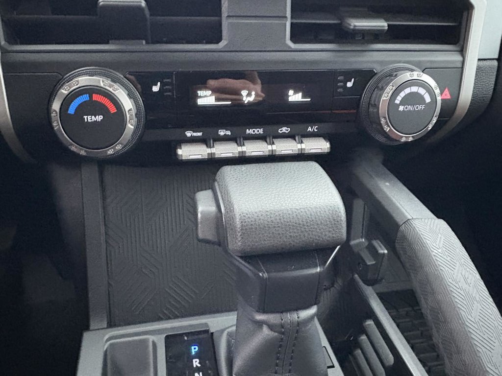 2024 Toyota Tacoma Double Cab 4x4 SR5 JAMAIS ACCIDENTÉ  CARPLAY I SIEGES CHAUFFANTS I CAMERA I BLUETOOTH I SECURITE AC in , Quebec - 13 - w1024h768px