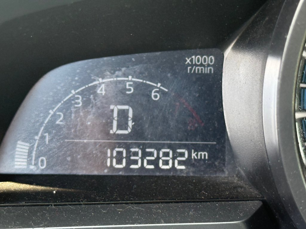 Toyota Yaris Hatchback XLE 2020 à Montréal, Québec - 2 - w1024h768px