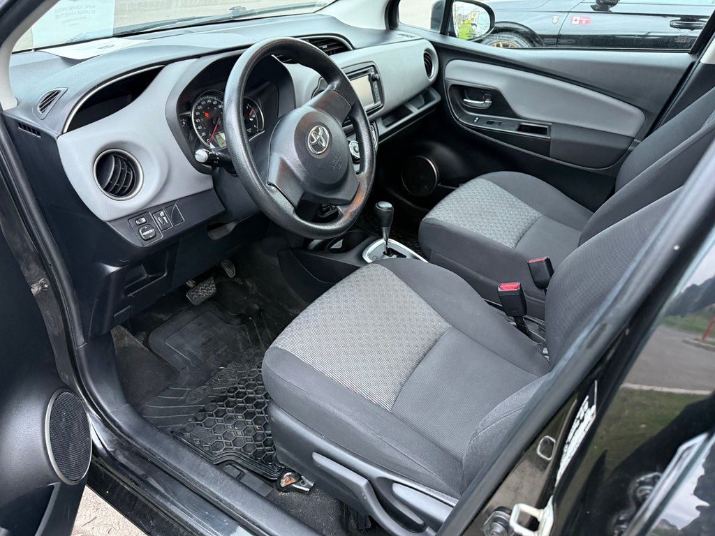 2015 Toyota Yaris LE in Lachenaie, Quebec - 6 - w1024h768px
