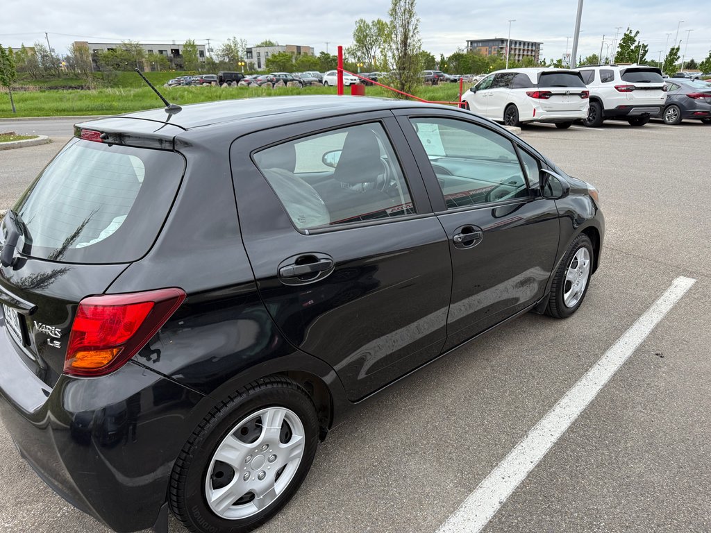 2015 Toyota Yaris LE in Lachenaie, Quebec - 3 - w1024h768px