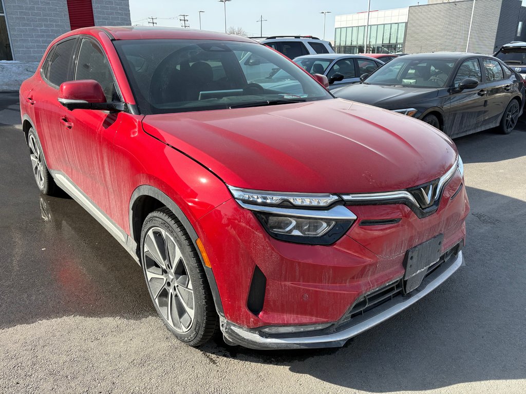 VinFast VF 8 plus 17 300 KM  8 PNEUS 2024 à Montréal, Québec - 4 - w1024h768px