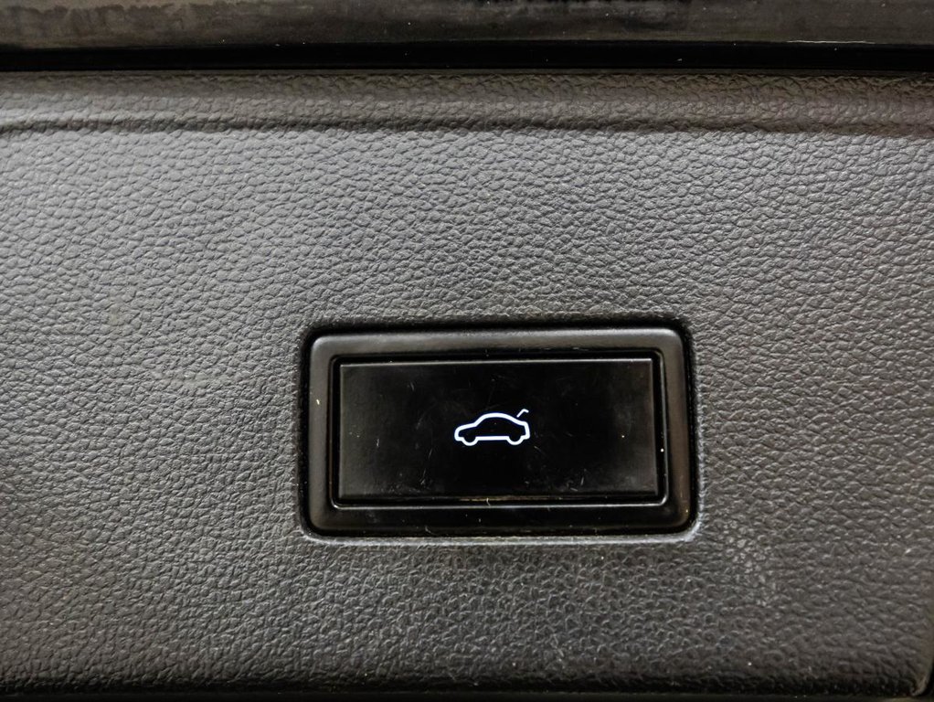 2020 Volkswagen Atlas Cross Sport Execline 3.6 FSI 4MOTION I JAMAIS ACCIDENTÉ I CUIR I TOIT PANORAMIQUE I SIEGES CHAUFFANTS/ VENTILÉS in , Quebec - 15 - w1024h768px