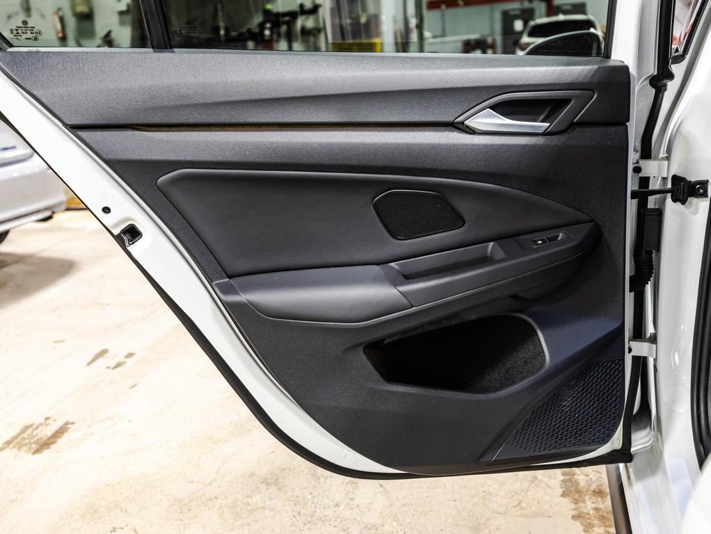 2022 Volkswagen Golf GTI Performance auto I DSG I SIEGES CHAUFFANT ET VENTILÉS I VOLANT CHAUFFANT I TOIT OUVRANT I MAGS in Montréal, Quebec - 12 - w1024h768px