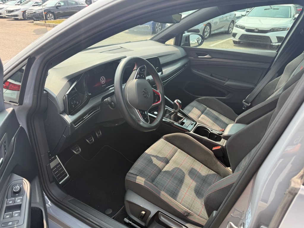 Volkswagen Golf GTI  2023 à , Québec - 6 - w1024h768px