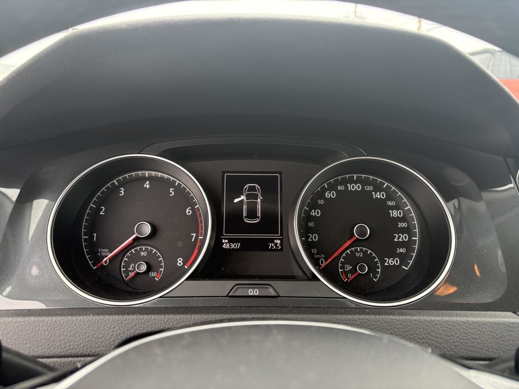 Volkswagen Golf Comfortline MANUELLE I 5 PORTES I CARPLAY I 2 SETS DE MAGS I CARPLAY I CAMERA I SIEGES CHAUFFANTS I 2021 à , Québec - 8 - w1024h768px